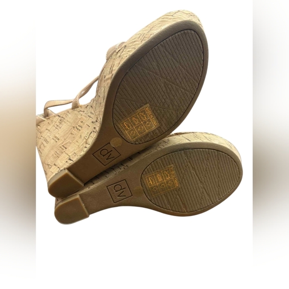 Dolce Vita Platform Wedge Sandals in Tan and Gold Size 7.5 NWT - Picture 6 of 7